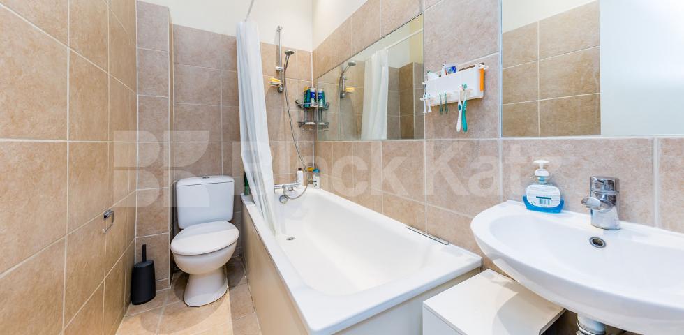 Spacious six bedroom property with two bathrooms Camden Street, Camden